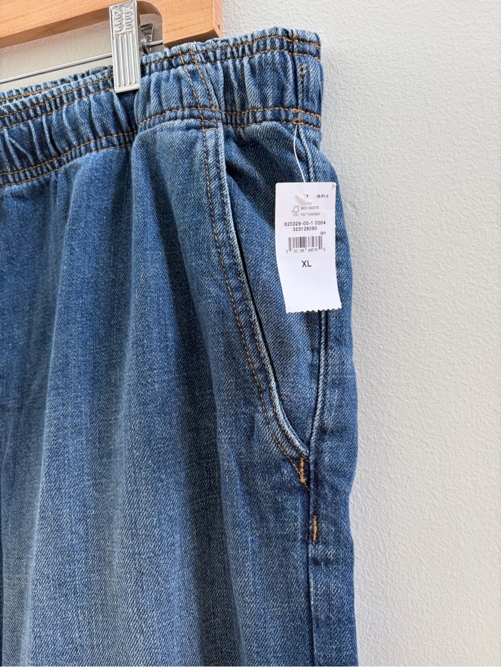 NWT GAP HIGH RISE WIDE LEG JEANS - Picture 4 of 7